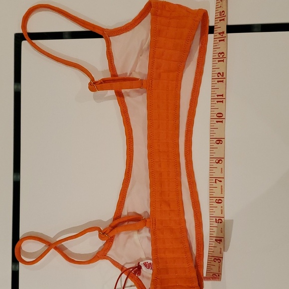 Solid & Striped The Elsa Bikini Top - Picture 6 of 8